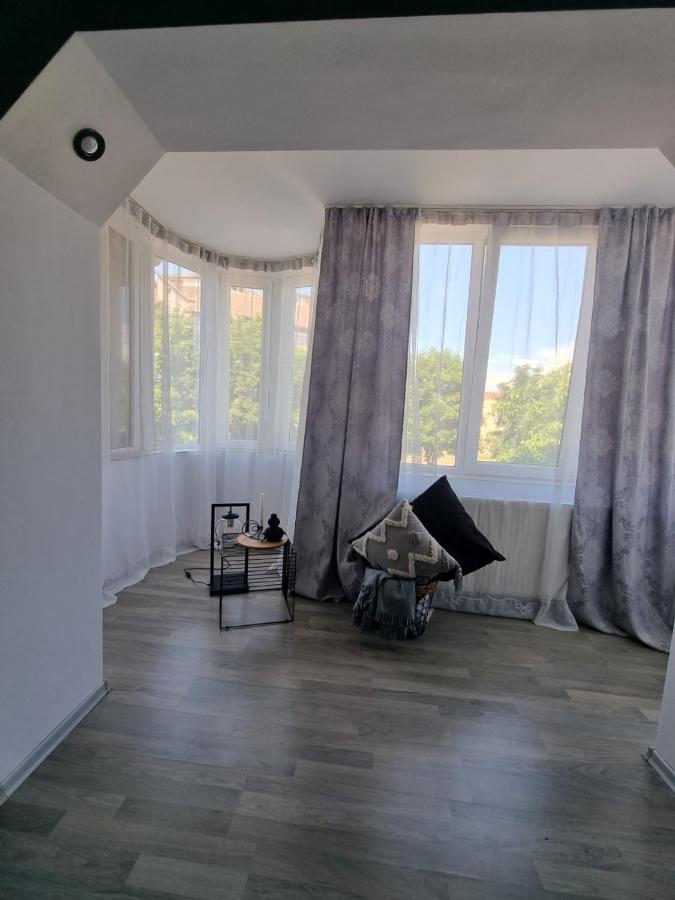 Clau Home Hunedoara Luaran gambar