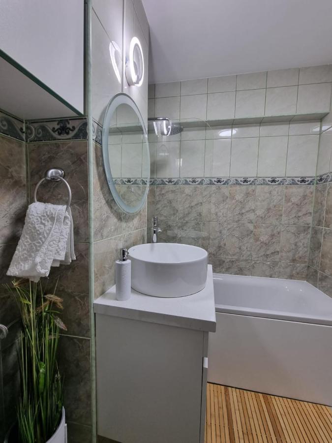 Clau Home Hunedoara Luaran gambar
