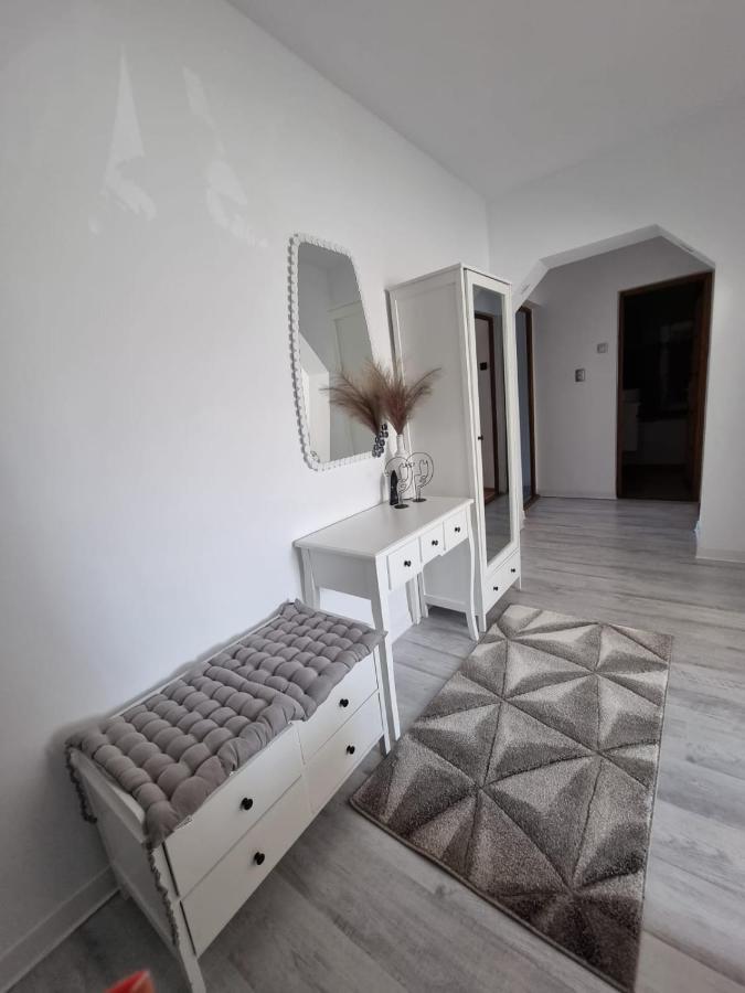 Clau Home Hunedoara Luaran gambar