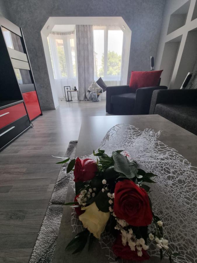 Clau Home Hunedoara Luaran gambar