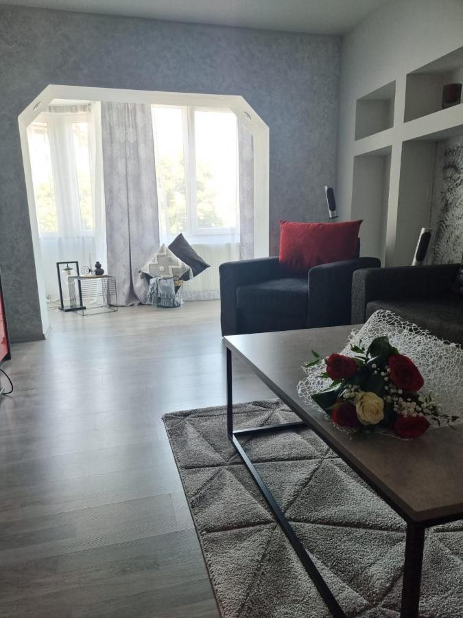 Clau Home Hunedoara Luaran gambar